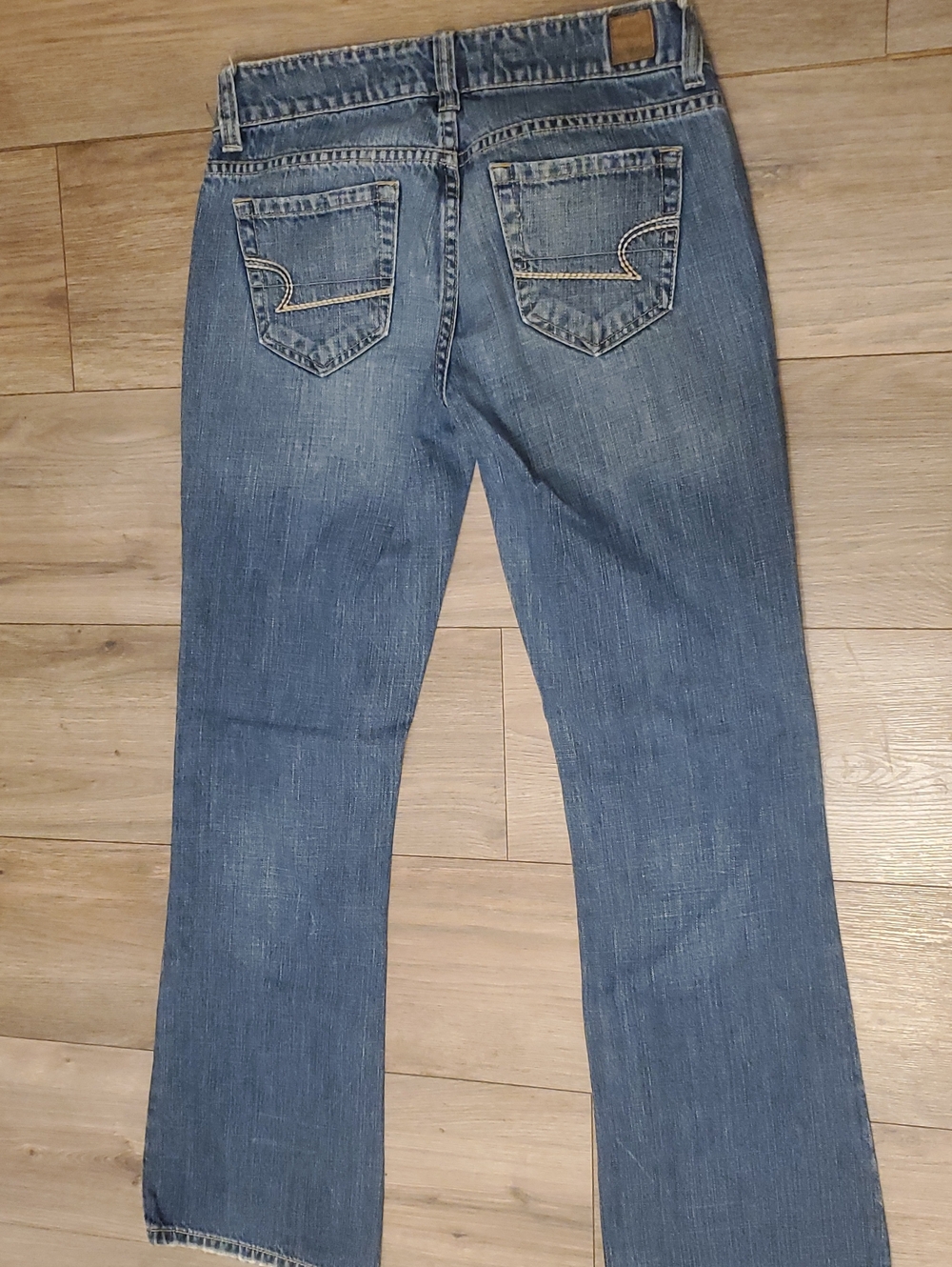 American Eagle Outfitters Women's Flare Jeans - Medium Blue Wash - Picture 2 of 5